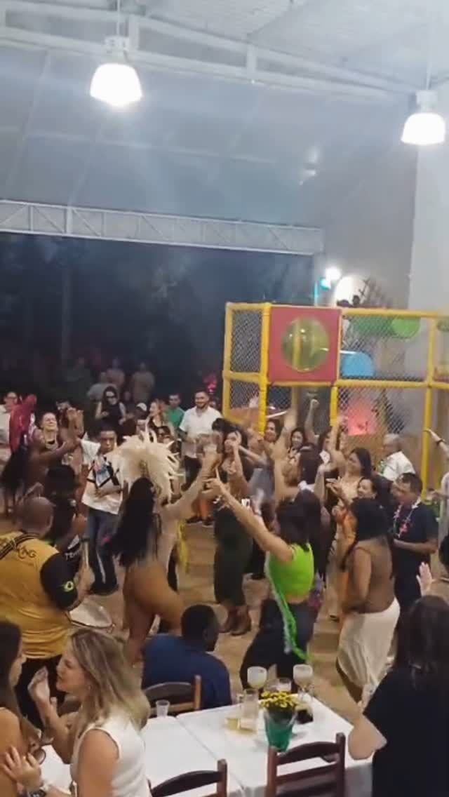 E foi animadão!
Obrigada e até a próxima Elaine ❤️🥳

#momokingsambashow #bateriashow #bateriadeescoladesamba #shows #eventos #aniversarios